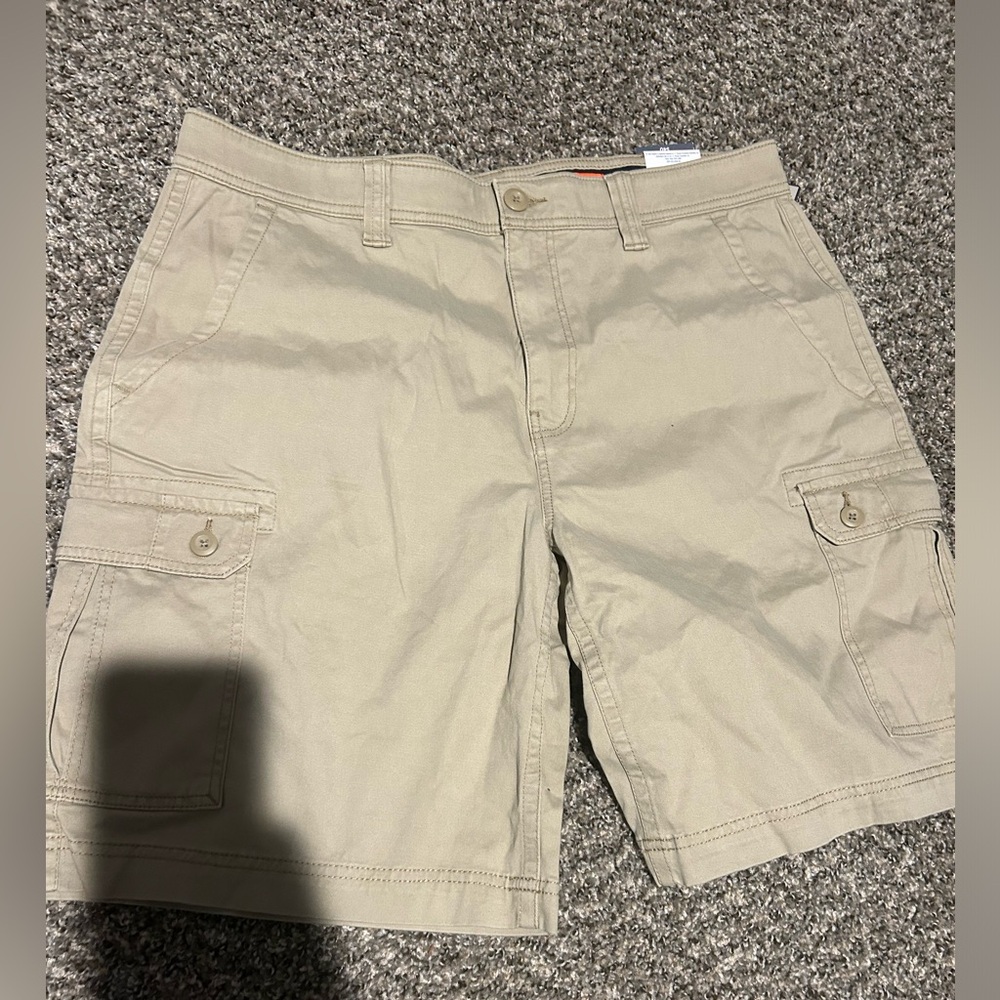 Men’s cargo shorts